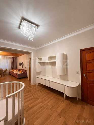 Satılır 2 otaqlı köhnə tikili 76 m², 20 Yanvar m., photo 8 from 24