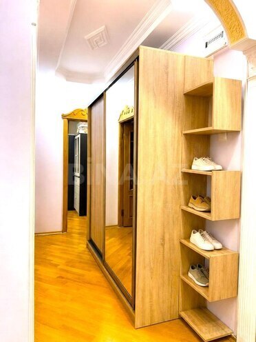 Satılır 2 otaqlı köhnə tikili 60 m², Qara Qarayev m., photo 9 from 20