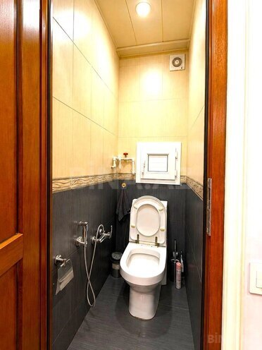 Satılır 2 otaqlı köhnə tikili 60 m², Qara Qarayev m., photo 16 from 20