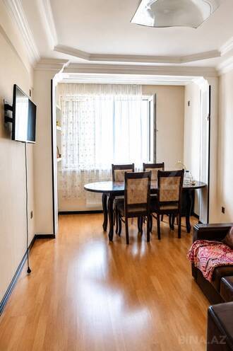 Satılır 2 otaqlı köhnə tikili 57 m², 28 May m., photo 1 from 9