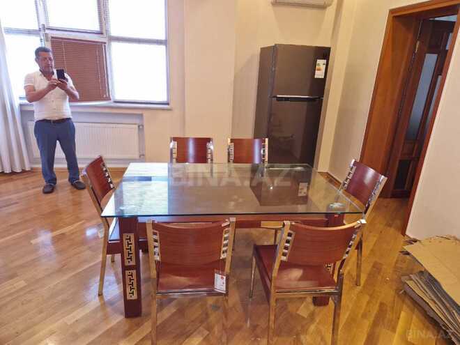 İcarəyə verilir 4 otaqlı yeni tikili 190 m², 28 May m., photo 11 from 21