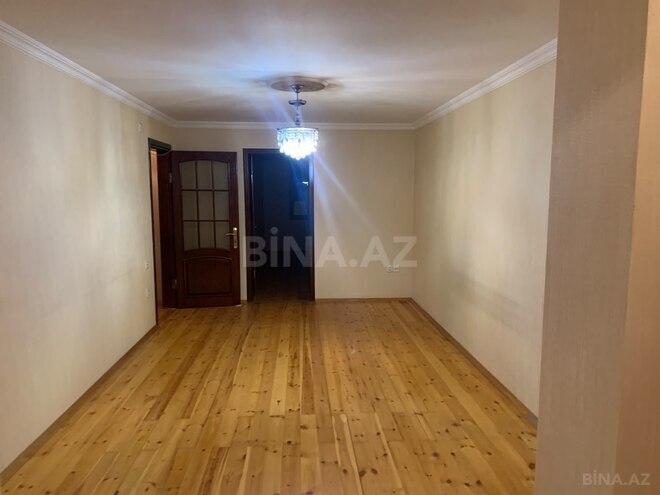 Продаётся 3-комн. вторичка 70 м², м. Ази Асланов, photo 3 from 8