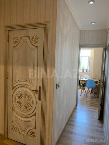 Satılır 2 otaqlı köhnə tikili 70 m², Xalqlar Dostluğu m., photo 8 from 13
