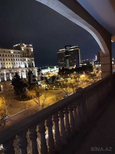 İcarəyə verilir 2 otaqlı köhnə tikili 70 m², 28 May m., photo 1 from 16