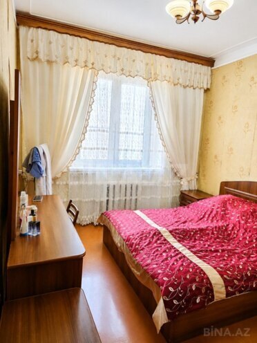 Продаётся 3-комн. вторичка 60 м², м. Ази Асланов, photo 4 from 8