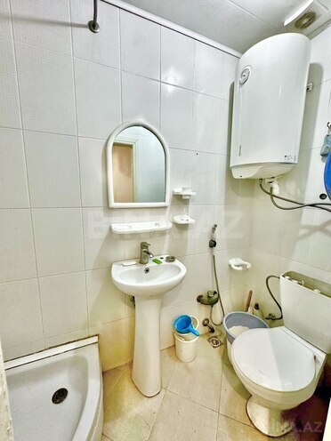 Satılır 2 otaqlı köhnə tikili 45 m², Qara Qarayev m., photo 10 from 13