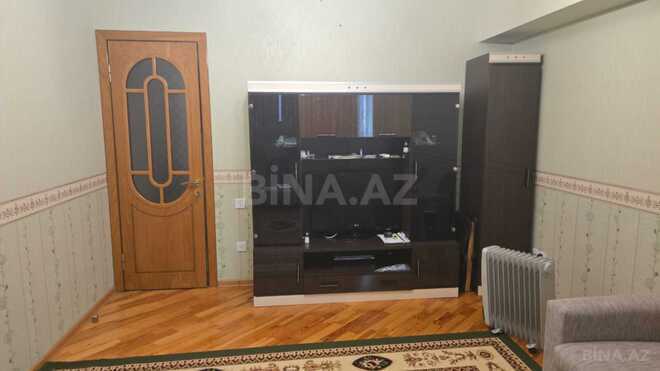 Satılır 3 otaqlı köhnə tikili 90 m², İnşaatçılar m., photo 1 from 19