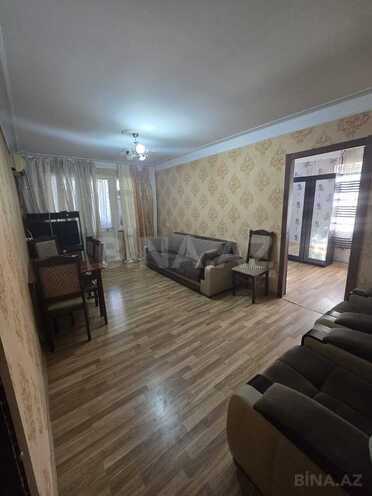 Сдаётся 2-комн. вторичка 56 м², м. Нефтчиляр, photo 1 from 12