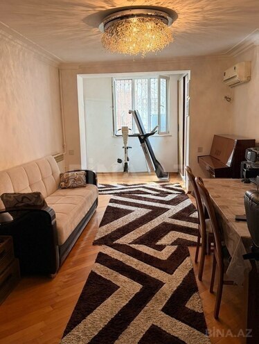 Satılır 2 otaqlı köhnə tikili 55 m², Nizami m., photo 1 from 11