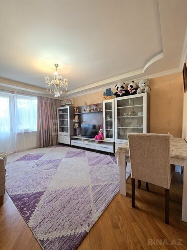Satılır 3 otaqlı köhnə tikili 90 m², İnşaatçılar m., photo 1 from 9