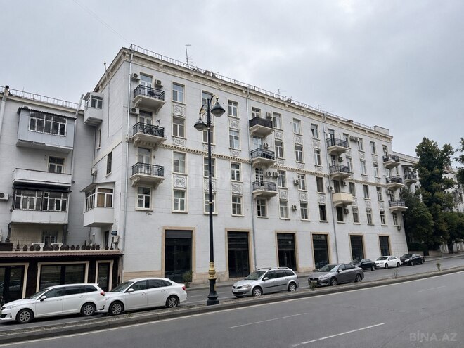 Satılır 3 otaqlı köhnə tikili 90 m², Nəsimi r., photo 1 from 11