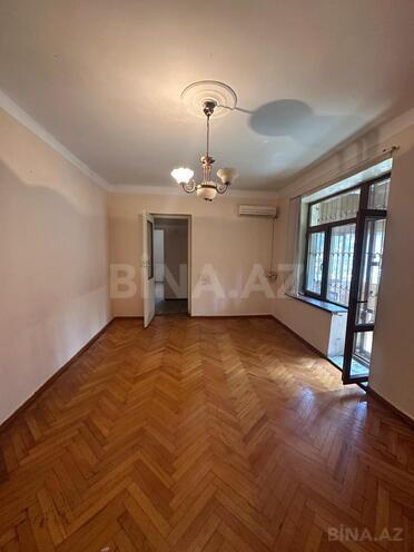 Satılır 3 otaqlı köhnə tikili 80 m², Nizami m., photo 1 from 18