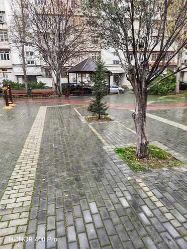 Продаётся 2-комн. вторичка 46 м², м. Гянджлик, photo 1 from 13