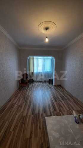 Satılır 2 otaqlı köhnə tikili 65 m², 8-ci mikrorayon q., photo 1 from 15