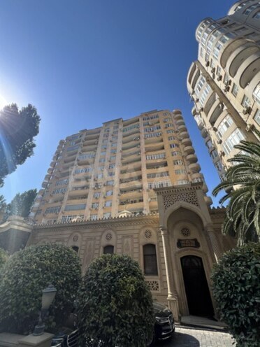 Satılır 4 otaqlı yeni tikili 192 m², 28 May m., photo 1 from 14