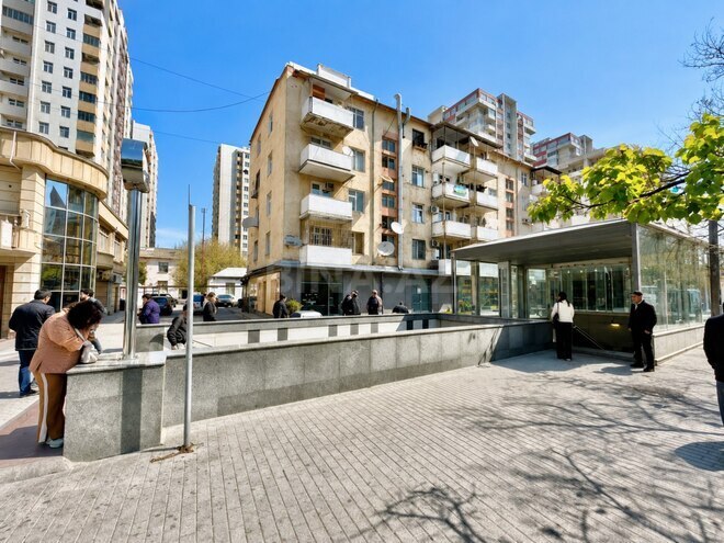 Satılır 3 otaqlı köhnə tikili 80 m², Qara Qarayev m., photo 3 from 12