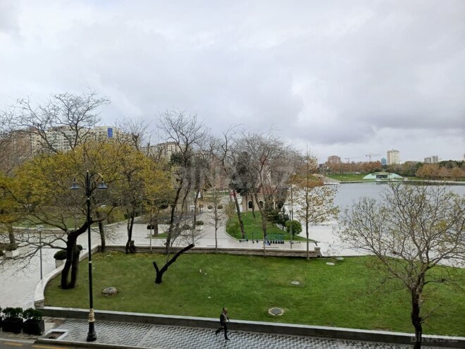 İcarəyə verilir 3 otaqlı yeni tikili 175 m², Nəsimi r., photo 27 from 31