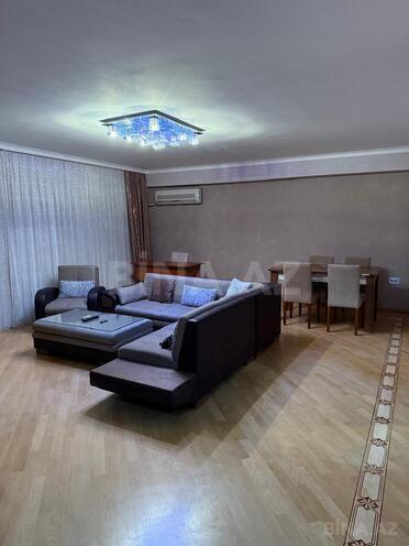 İcarəyə verilir 3 otaqlı köhnə tikili 110 m², 28 May m., photo 1 from 16