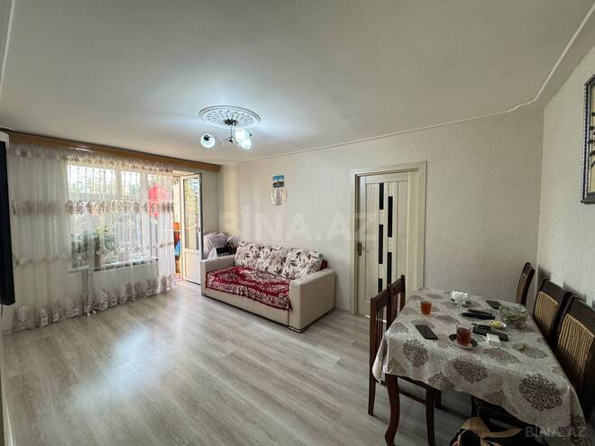Продаётся 2-комн. вторичка 55 м², м. Кара Караев, photo 1 from 11