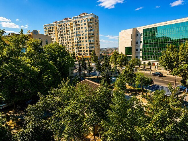 Продаётся 3-комн. вторичка 65 м², м. Кара Караев, photo 5 from 31