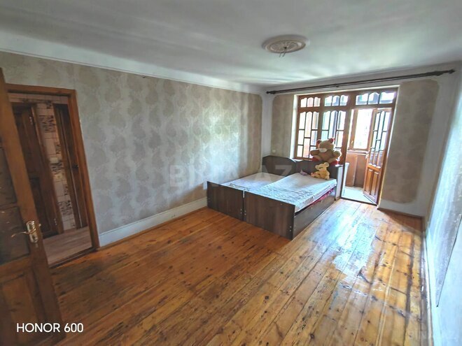 Продаётся 3-комн. вторичка 65 м², м. Кара Караев, photo 6 from 31