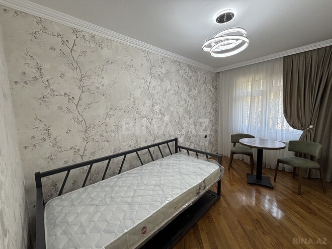Продаётся 3-комн. вторичка 78 м², м. Нефтчиляр, photo 7 from 17