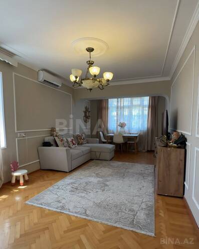 Продаётся 2-комн. вторичка 60 м², м. Элмляр Академиясы, photo 1 from 9