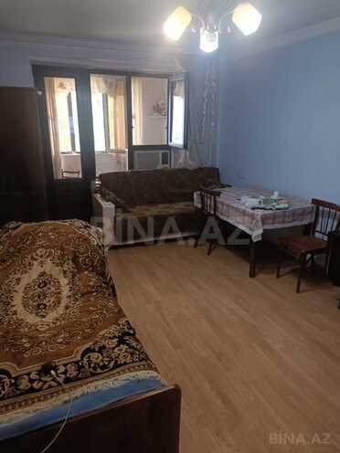 Продаётся 1-комн. вторичка 30 м², м. Иншаатчылар, photo 1 from 9
