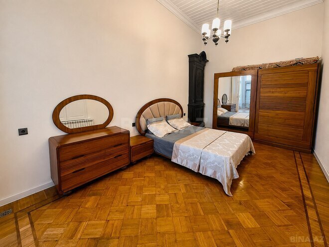 Satılır 2 otaqlı köhnə tikili 75 m², Sahil m., photo 5 from 12