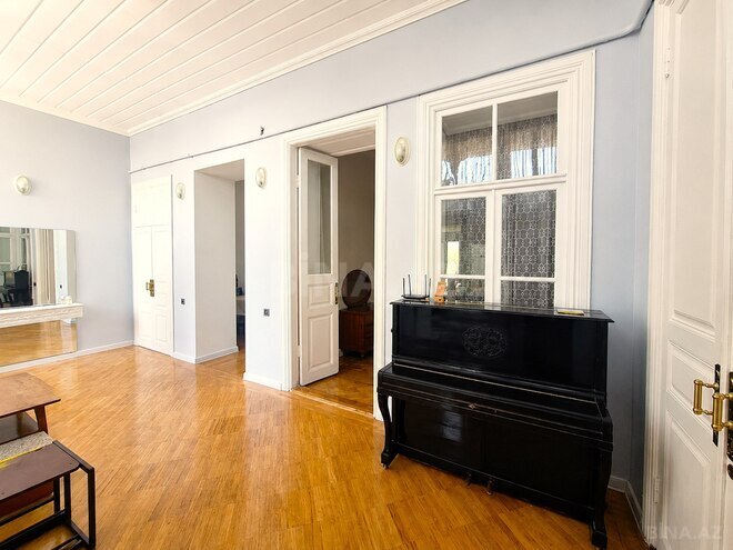 Satılır 2 otaqlı köhnə tikili 75 m², Sahil m., photo 6 from 12