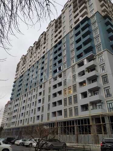 Сдаётся 2-комн. новостройка 81 м², м. Нефтчиляр, photo 1 from 12