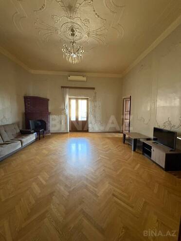 İcarəyə verilir 4 otaqlı köhnə tikili 120 m², 28 May m., photo 1 from 19