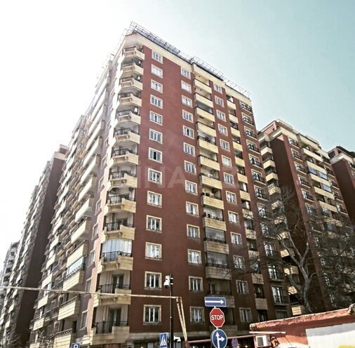 Satılır 4 otaqlı yeni tikili 270 m², 28 May m., photo 1 from 13