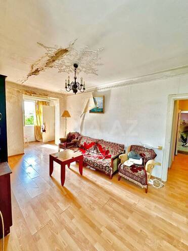 Satılır 2 otaqlı köhnə tikili 37 m², Qara Qarayev m., photo 1 from 12