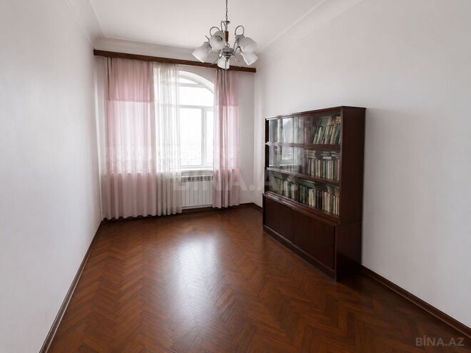 Продаётся 3-комн. вторичка 101 м², Насиминский  р., photo 13 from 20