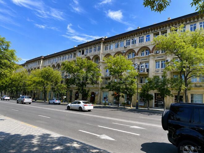 Продаётся 3-комн. вторичка 101 м², Насиминский  р., photo 1 from 20
