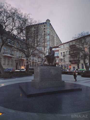 Продаётся 2-комн. вторичка 45 м², м. Ичеришехер, photo 1 from 17