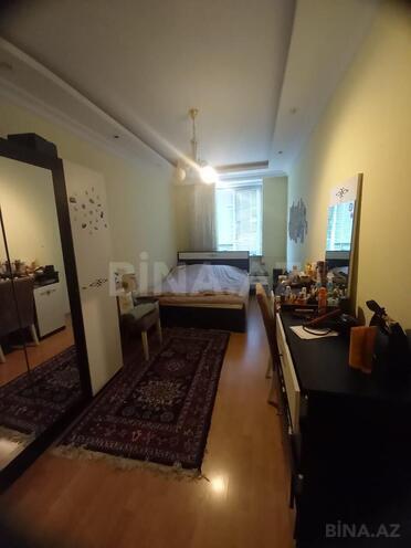 Продаётся 3-комн. вторичка 70 м², м. Низами, photo 5 from 9