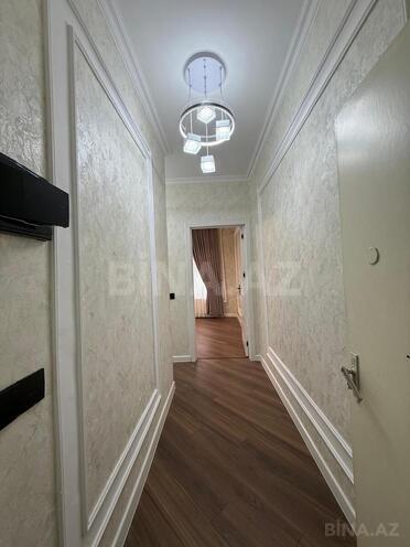 Продаётся 2-комн. вторичка 44 м², м. Иншаатчылар, photo 1 from 12