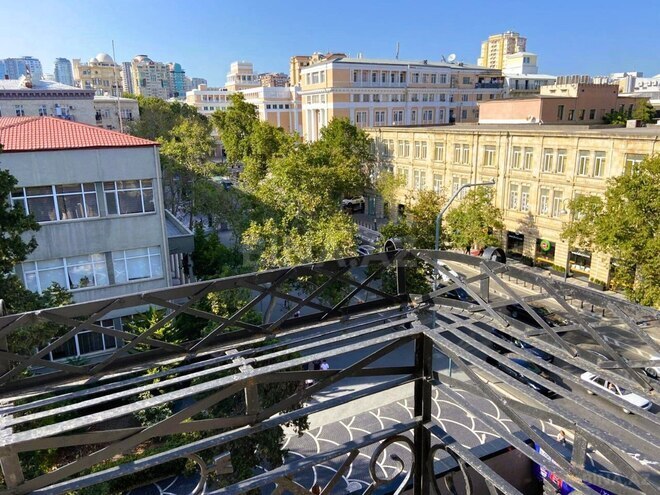 Продаётся 3-комн. вторичка 65 м², м. Сахил, photo 4 from 17