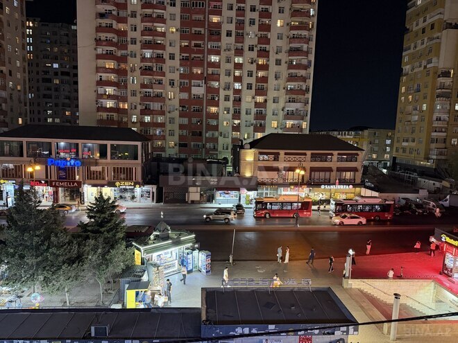 Продаётся 2-комн. вторичка 65 м², м. Ази Асланов, photo 1 from 13