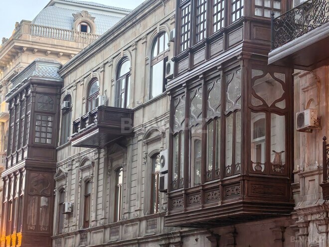 Продаётся 5-комн. вторичка 258 м², м. Ичеришехер, photo 4 from 32
