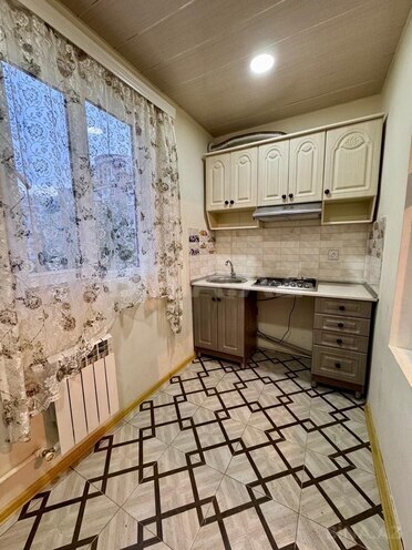 Satılır 2 otaqlı köhnə tikili 45 m², İnşaatçılar m., photo 8 from 17