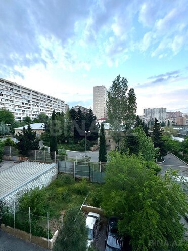 Satılır 2 otaqlı köhnə tikili 45 m², İnşaatçılar m., photo 16 from 17
