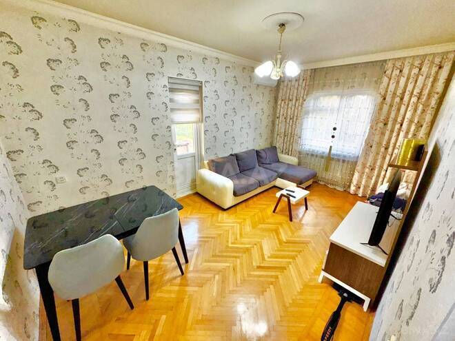 Satılır 2 otaqlı köhnə tikili 60 m², Qara Qarayev m., photo 3 from 17