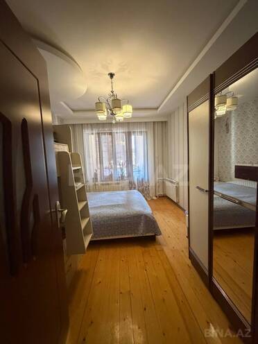 Продаётся 2-комн. вторичка 65 м², м. Ази Асланов, photo 5 from 18