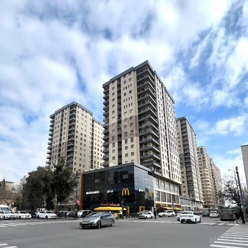 Продаётся 4-комн. новостройка 195 м², Насиминский  р., photo 1 from 19