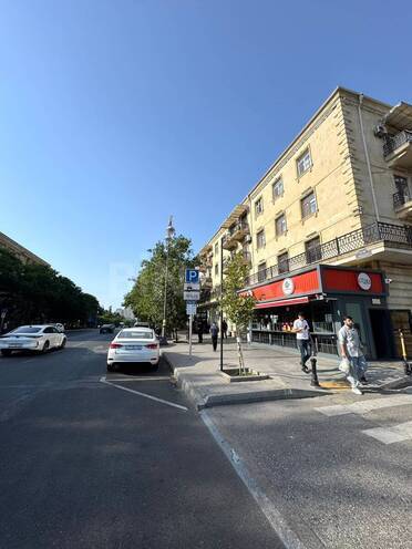 Продаётся 5-комн. вторичка 210 м², м. Элмляр Академиясы, photo 1 from 20