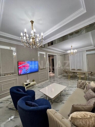 Satılır 6 otaqlı həyət evi/bağ evi 400 m², Badamdar q., photo 1 from 30