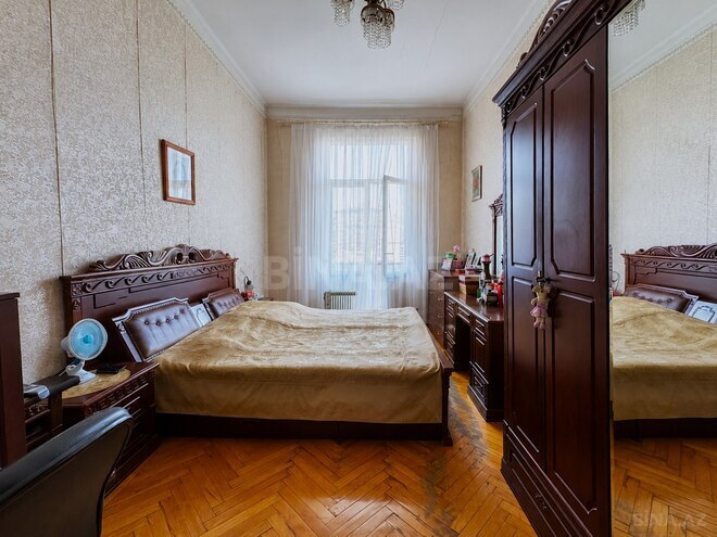 Продаётся 2-комн. вторичка 60 м², м. Низами, photo 4 from 8